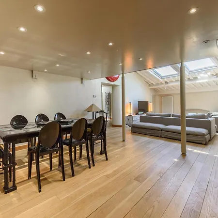 Golden Luxe - Botero Loft Design Penthouse Апартаменты Пьетразанта