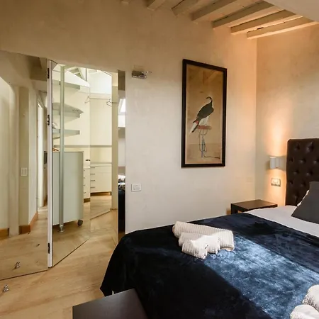 Апартаменты Golden Luxe - Botero Loft Design Penthouse *