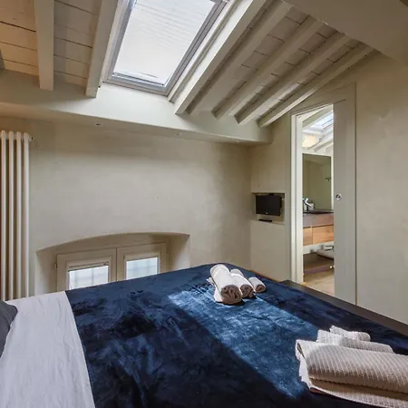 Golden Luxe - Botero Loft Design Penthouse *