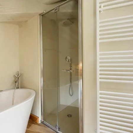 Golden Luxe - Botero Loft Design Penthouse