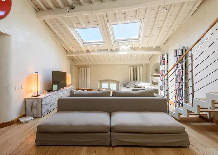 Golden Luxe - Botero Loft Design Penthouse