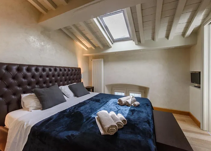 Golden Luxe - Botero Loft Design Penthouse * Pietrasanta